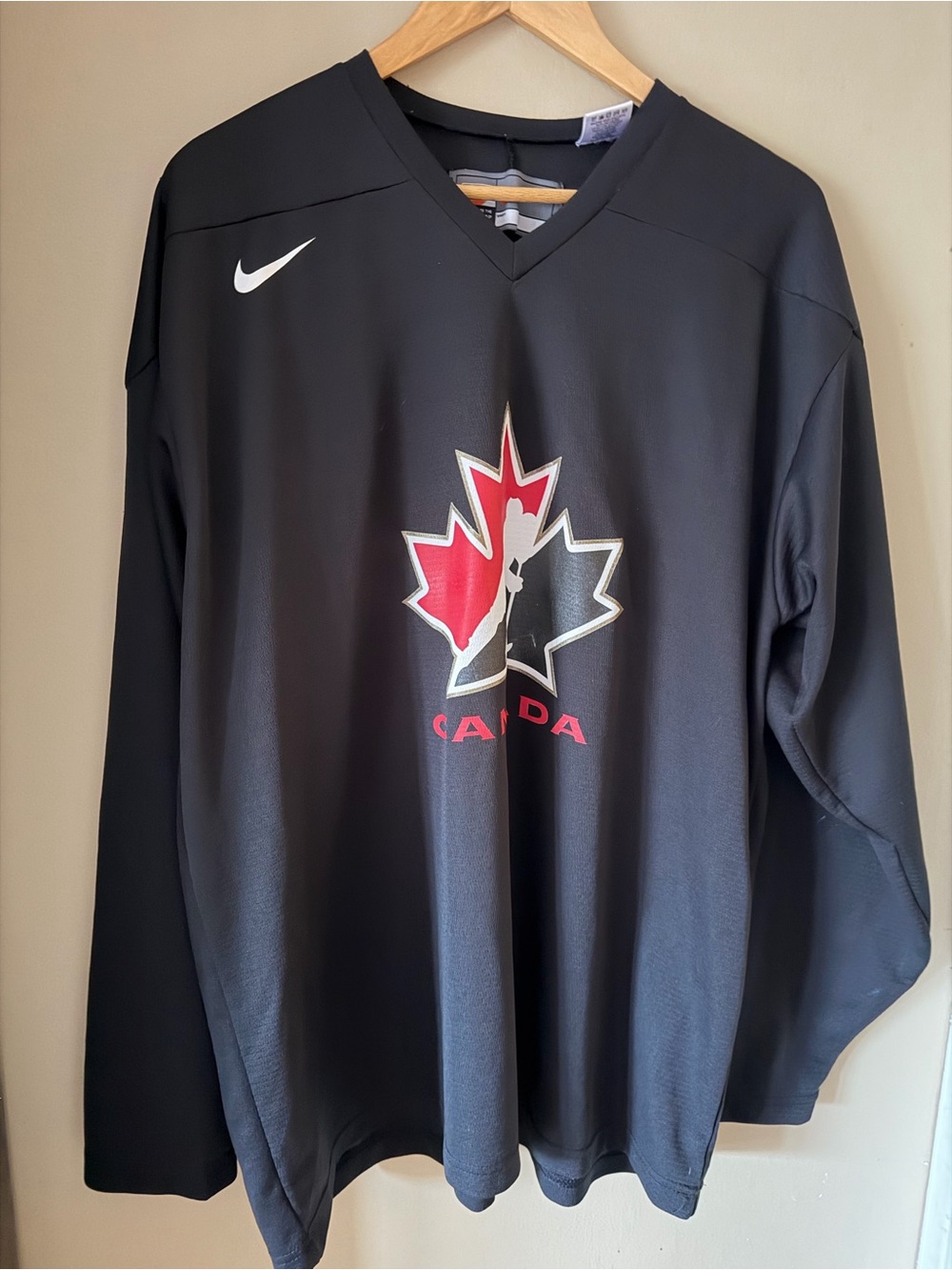 Nike Men’s Black Canada Hockey Pullover Jersey